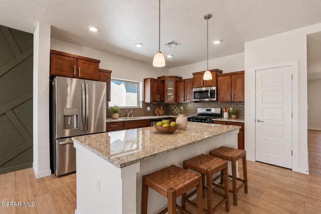 13749 Flora Vista Avenue, Horizon City, TX 79928