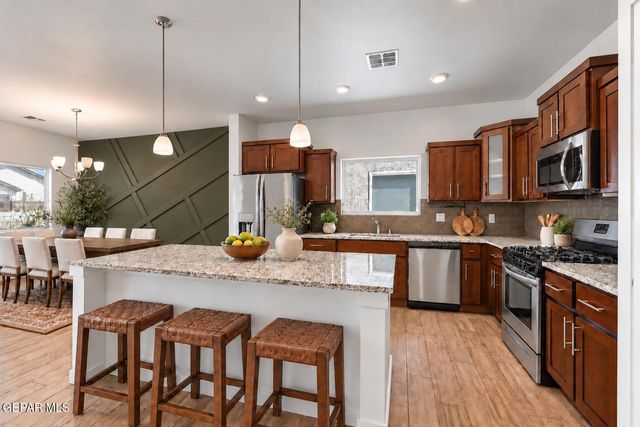 13749 Flora Vista Avenue, Horizon City, TX 79928