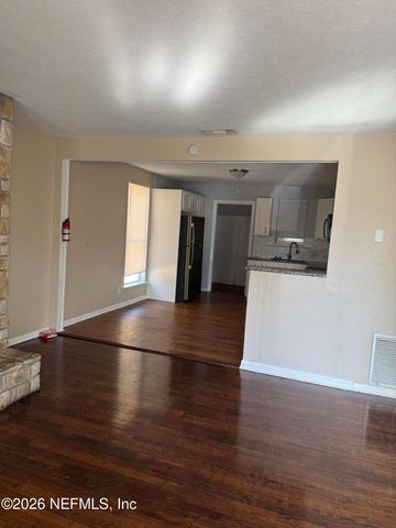 8515 MAPLE Street, Jacksonville, FL 32244