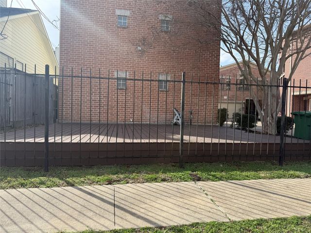 9716 Riddlewood Lane, Houston, TX 77025