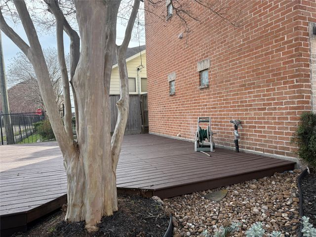 9716 Riddlewood Lane, Houston, TX 77025