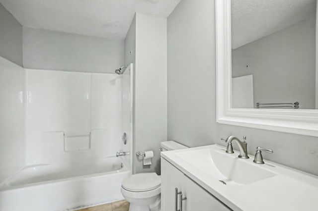 2004 S 14th Street, Ozark, MO 65721