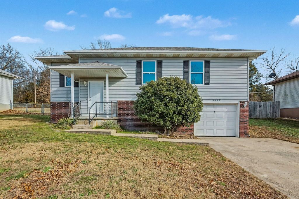 2004 S 14th Street, Ozark, MO 65721