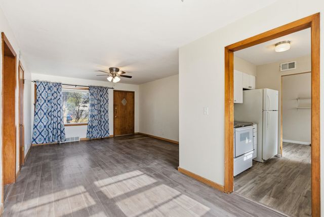201 W Kinkaid St, Wichita, KS 67213