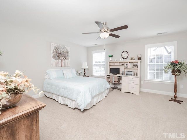 560 Barneswyck Drive, Fuquay Varina, NC 27526