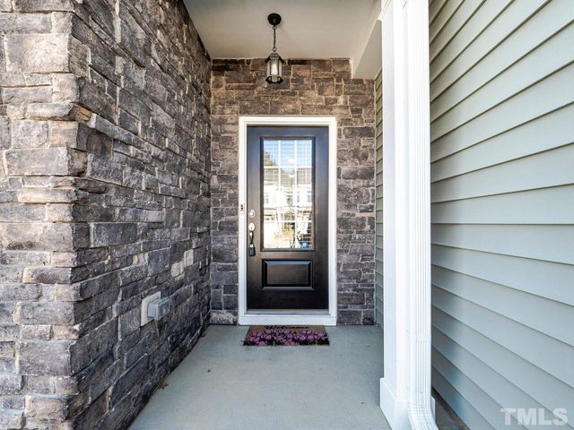 560 Barneswyck Drive, Fuquay Varina, NC 27526