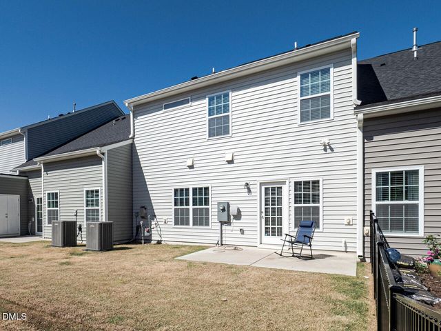560 Barneswyck Drive, Fuquay Varina, NC 27526