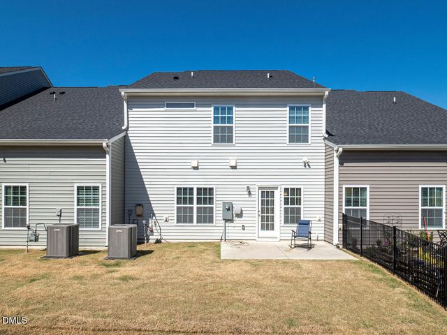 560 Barneswyck Drive, Fuquay Varina, NC 27526