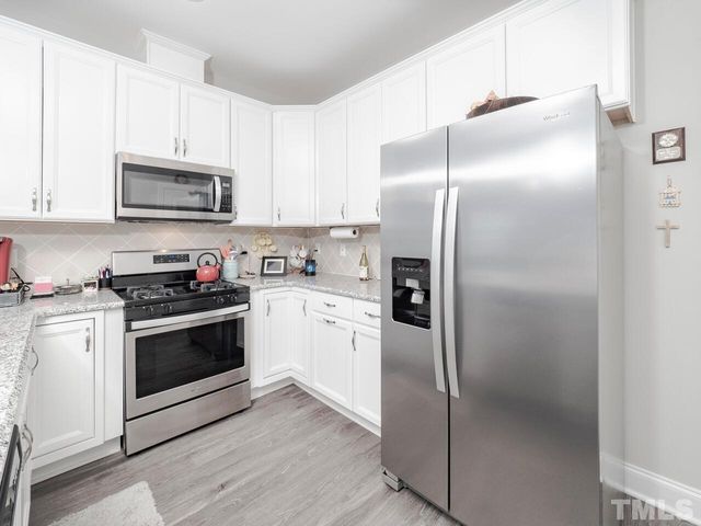 560 Barneswyck Drive, Fuquay Varina, NC 27526