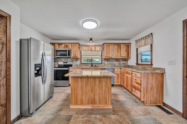 1084 Altice RD, Moneta, VA 24121