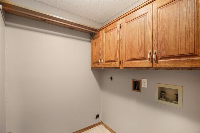 3665 SW Kimstin Circle, Blue Springs, MO 64015