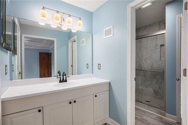 3665 SW Kimstin Circle, Blue Springs, MO 64015