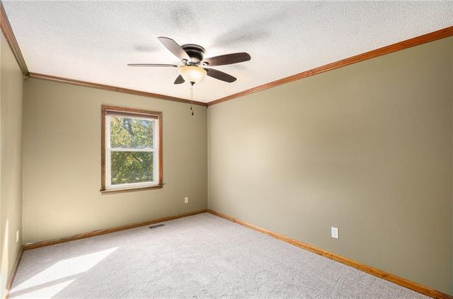 3665 SW Kimstin Circle, Blue Springs, MO 64015