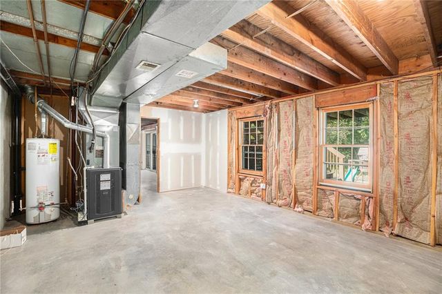 3665 SW Kimstin Circle, Blue Springs, MO 64015