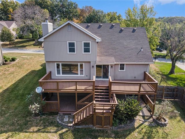 3665 SW Kimstin Circle, Blue Springs, MO 64015