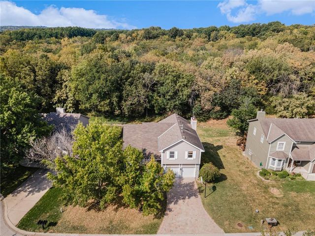 3665 SW Kimstin Circle, Blue Springs, MO 64015