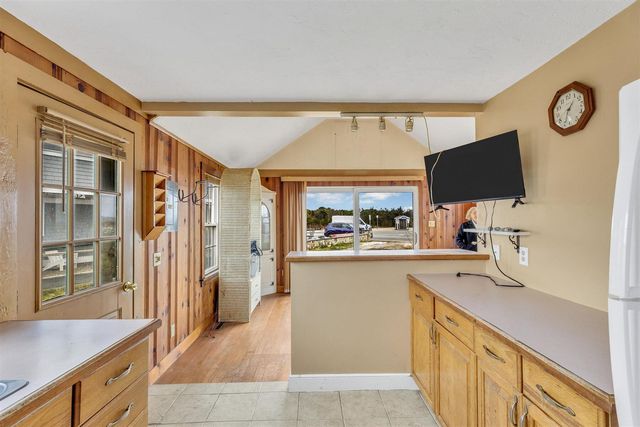 2 Freeman Avenue, Sandwich, MA 02563