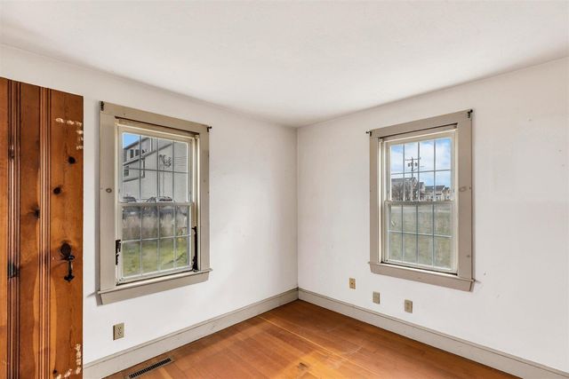 2 Freeman Avenue, Sandwich, MA 02563