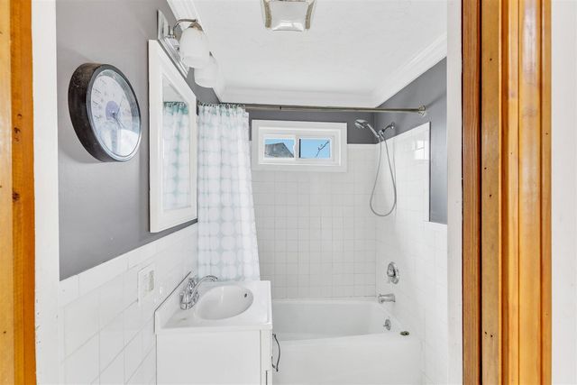 2 Freeman Avenue, Sandwich, MA 02563