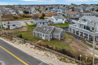 2 Freeman Avenue, Sandwich, MA 02563