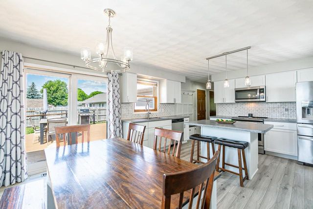 713 STRAWBERRY LANE, Kimberly, WI 54136