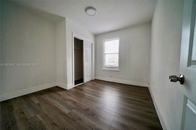 3376 NW 49th St B, Miami, FL 33142