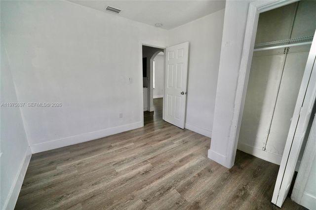 3376 NW 49th St B, Miami, FL 33142