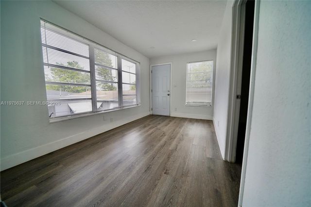 3376 NW 49th St B, Miami, FL 33142