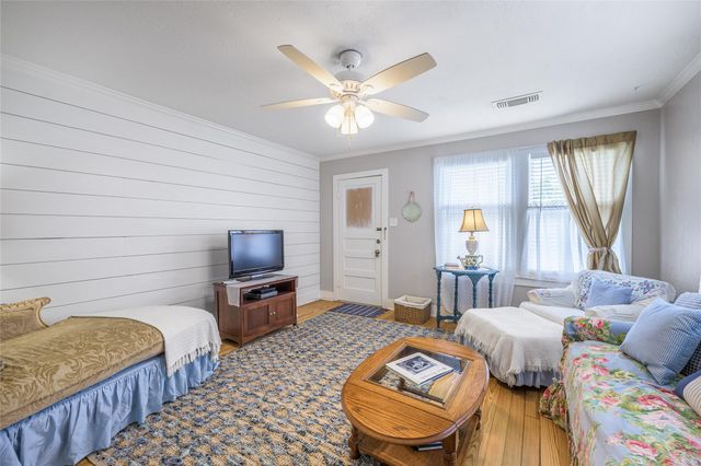 1103 Thiel Street, Brenham, TX 77833