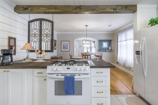 1103 Thiel Street, Brenham, TX 77833