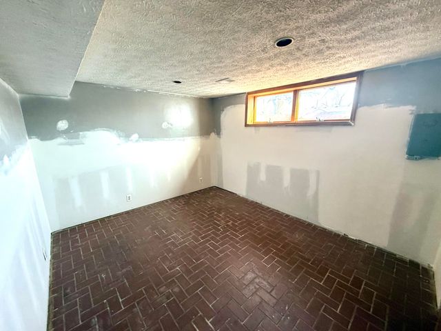 604 E Lexington Street, Harrodsburg, KY 40330