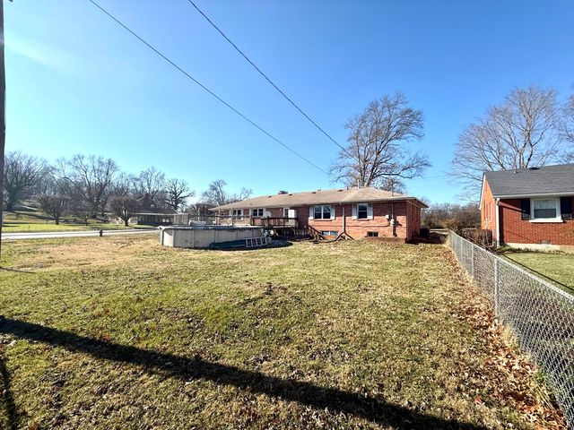 604 E Lexington Street, Harrodsburg, KY 40330