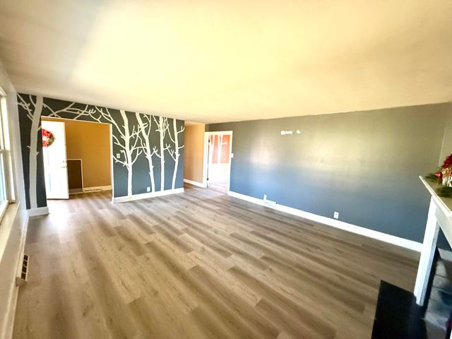 604 E Lexington Street, Harrodsburg, KY 40330