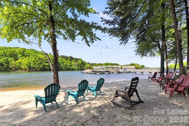 103 Park Forest Street, Davidson, NC 28036