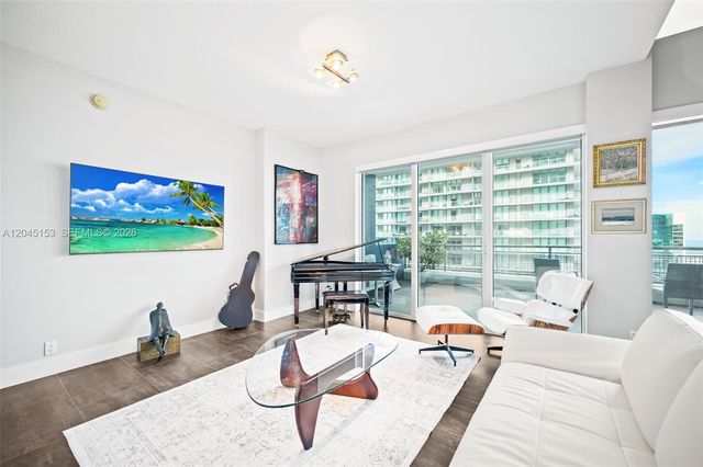 60 SW 13th St 4002, Miami, FL 33130