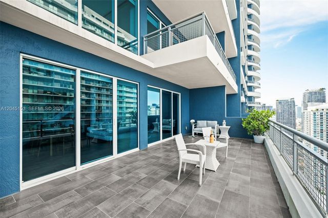 60 SW 13th St 4002, Miami, FL 33130