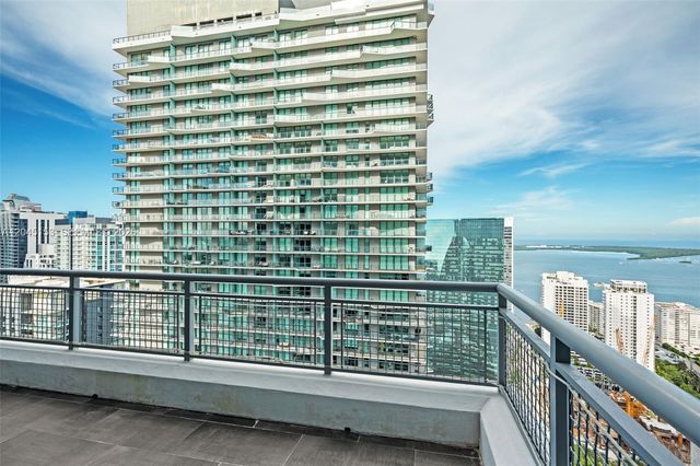 60 SW 13th St 4002, Miami, FL 33130