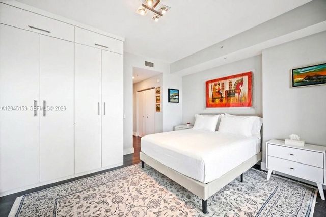 60 SW 13th St 4002, Miami, FL 33130