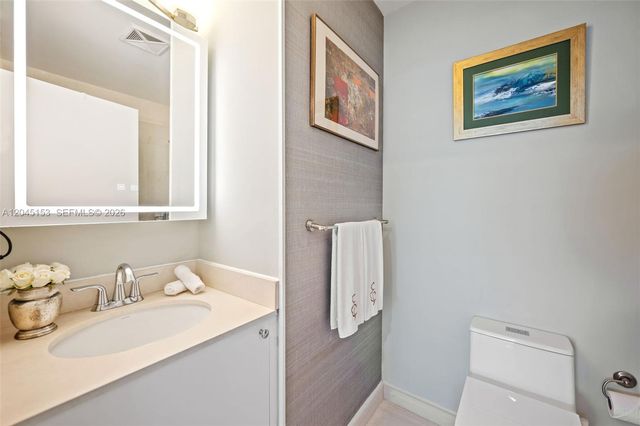 60 SW 13th St 4002, Miami, FL 33130