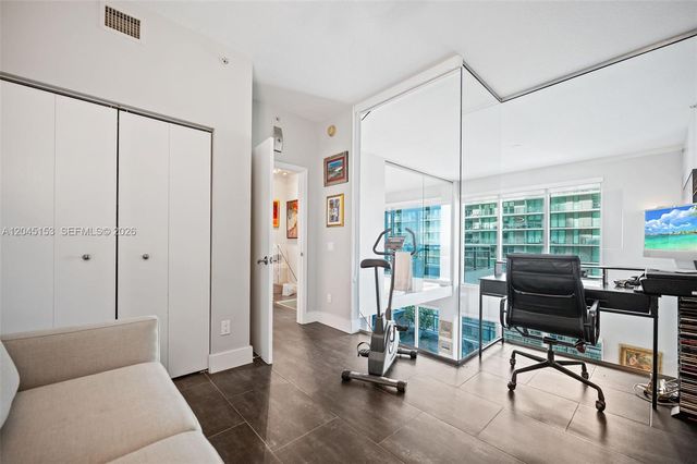 60 SW 13th St 4002, Miami, FL 33130