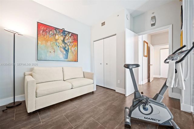 60 SW 13th St 4002, Miami, FL 33130