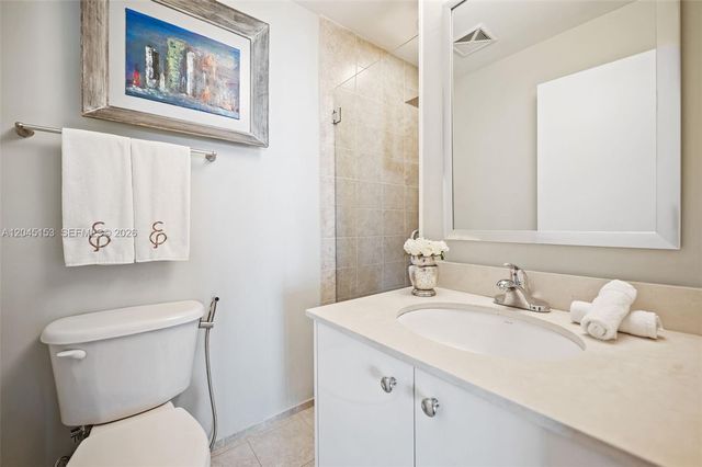 60 SW 13th St 4002, Miami, FL 33130