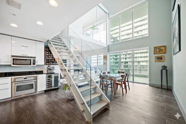 60 SW 13th St 4002, Miami, FL 33130