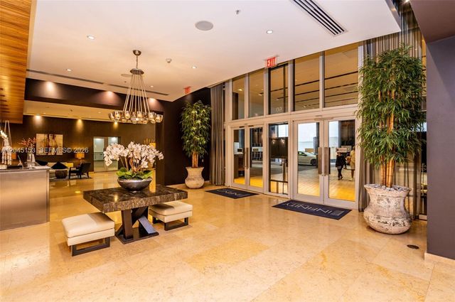 60 SW 13th St 4002, Miami, FL 33130