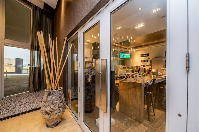 60 SW 13th St 4002, Miami, FL 33130