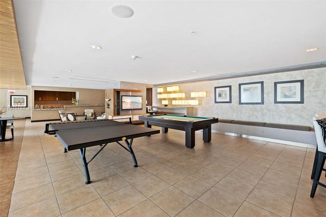 60 SW 13th St 4002, Miami, FL 33130