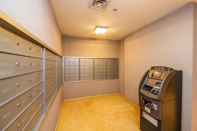 60 SW 13th St 4002, Miami, FL 33130