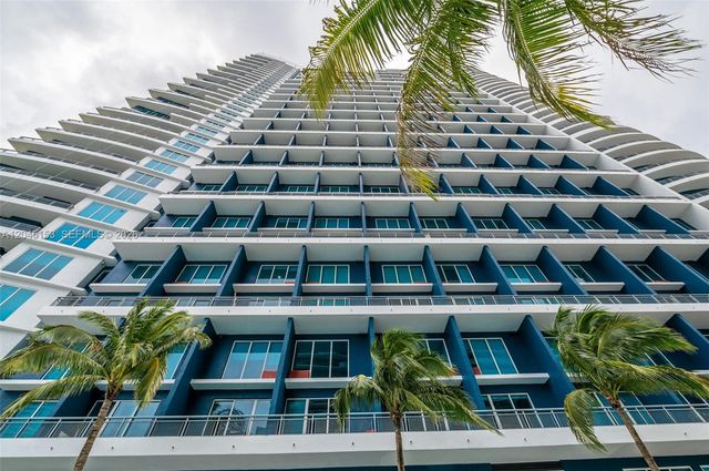 60 SW 13th St 4002, Miami, FL 33130