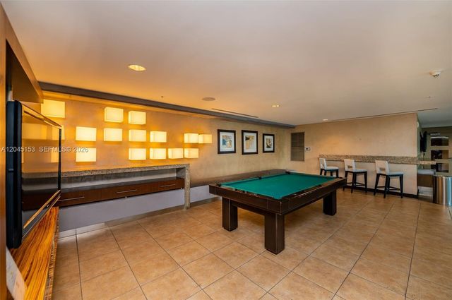 60 SW 13th St 4002, Miami, FL 33130
