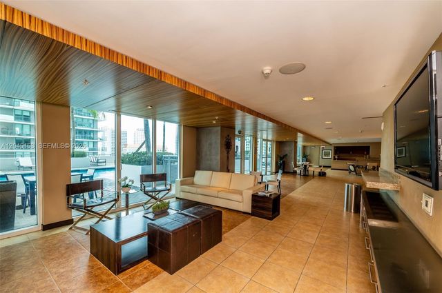 60 SW 13th St 4002, Miami, FL 33130